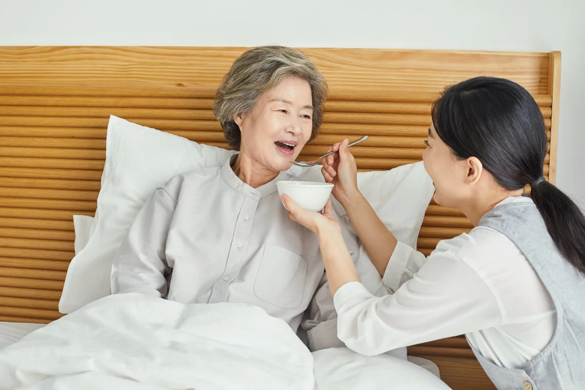 병원 퇴원 뒤 돌봄, 로봇이 메울까…케어링, 내년 가정용 휴머노이드 시험