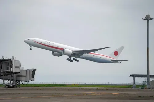 Hundreds of flights cancelled as Typhoon Dujuan nears Japan