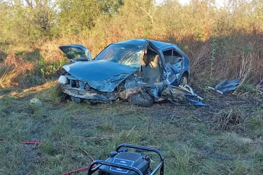 Entre Ríos: tres heridos en un choque frontal entre un camión y un auto en la ruta 18