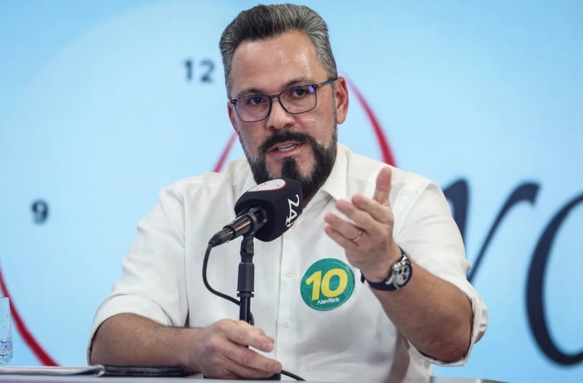 Alan Rick acusa governo de retaliar municípios aliados e chama prática de “sede de poder”