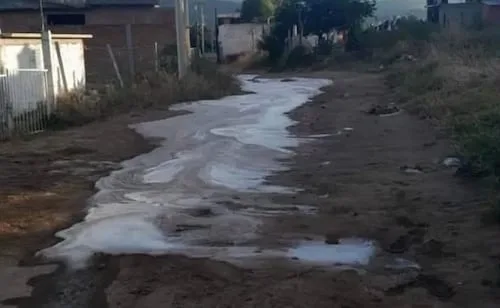 Reportan fuga de combustible en localidad de Epazoyucan, Hidalgo; evacuan alrededor de 15 personas