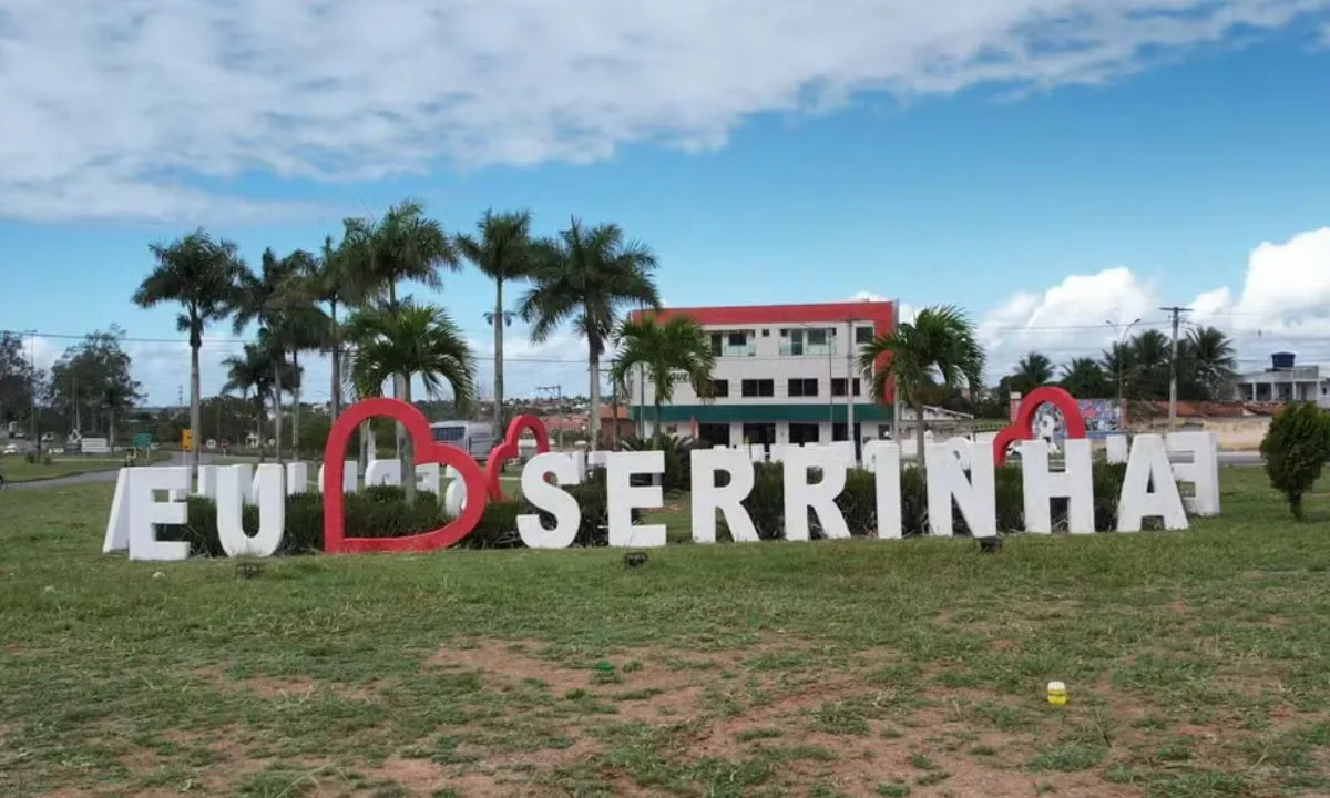Prefeitura de Serrinha autoriza uso de detectores de metais na entrada de escolas da rede municipal