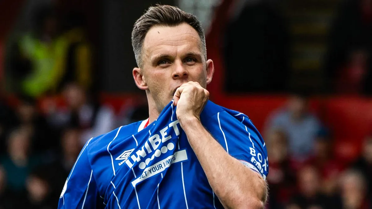 Shankland penalty earns Rangers first league win as VAR denies Aberdeen equaliser