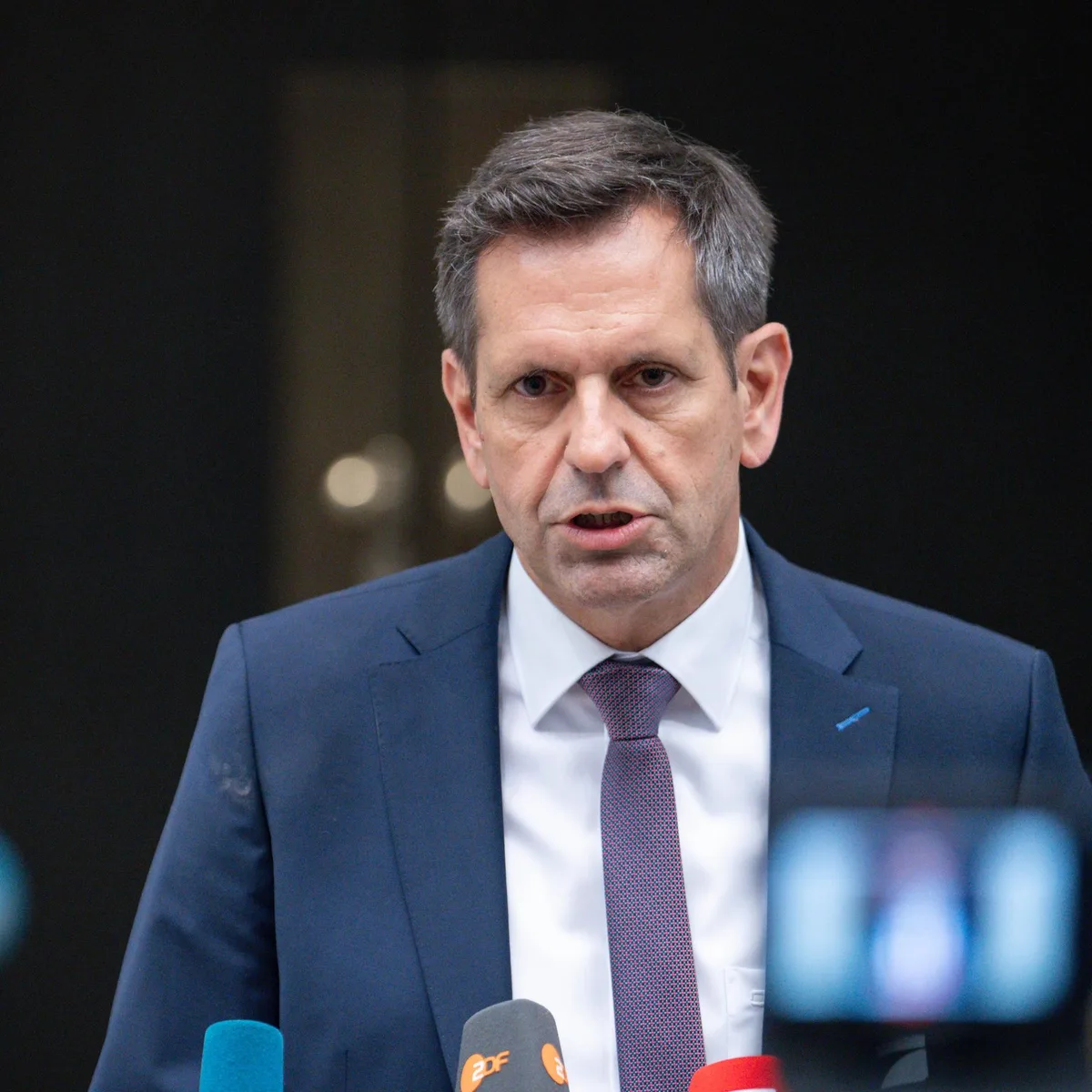 Verbrenner-Einigung - Niedersachsens Ministerpräsident Lies (SPD): Automobilindustrie muss Geld für Transformation verdienen