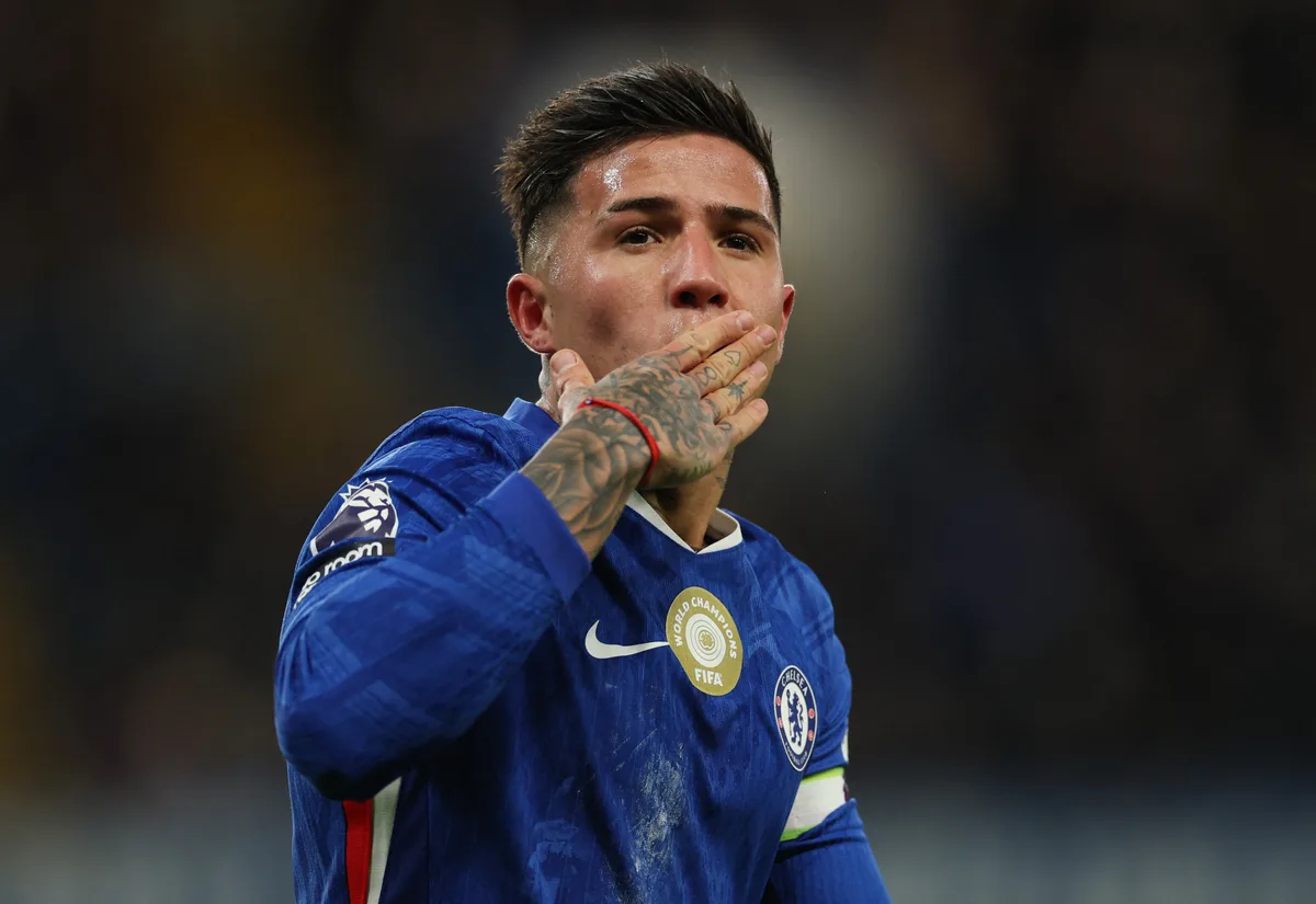 Manchester City corre para tentar contratar Enzo Fernandez no último dia da janela