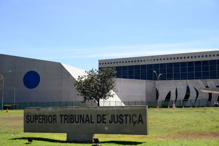 Regime de relevância para admissão dos REsps: da teoria à realidade prática