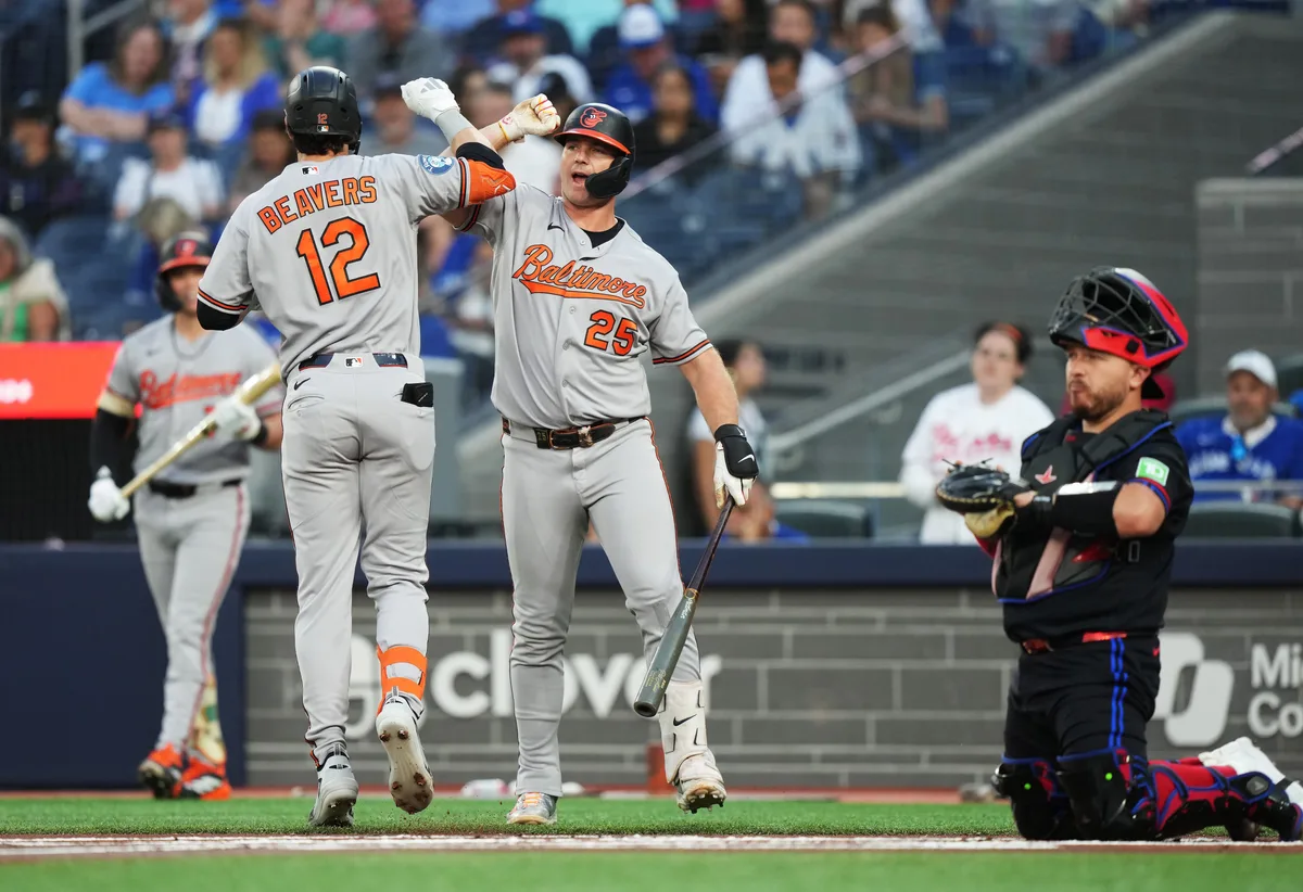Orioles score five runs in second inning of 7-4 victory over Blue Jays