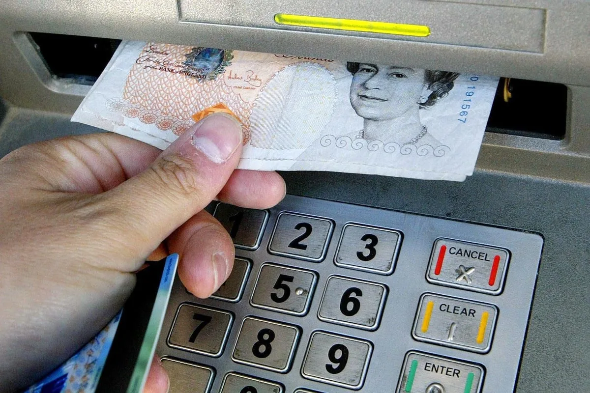 More than half of shoppers ‘recently encouraged by businesses to pay in cash’
