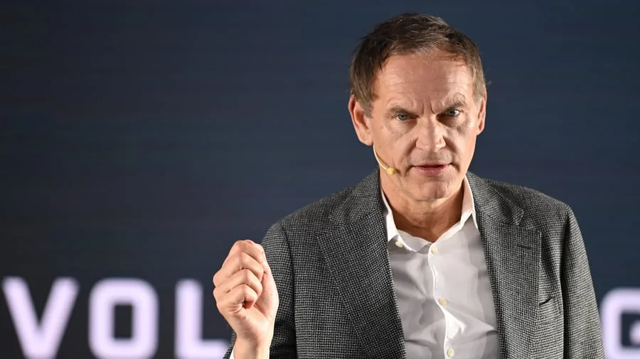 Sparmaßnahmen bei Volkswagen: VW-Chef Blume: „Die Lage ist mehr als kritisch“