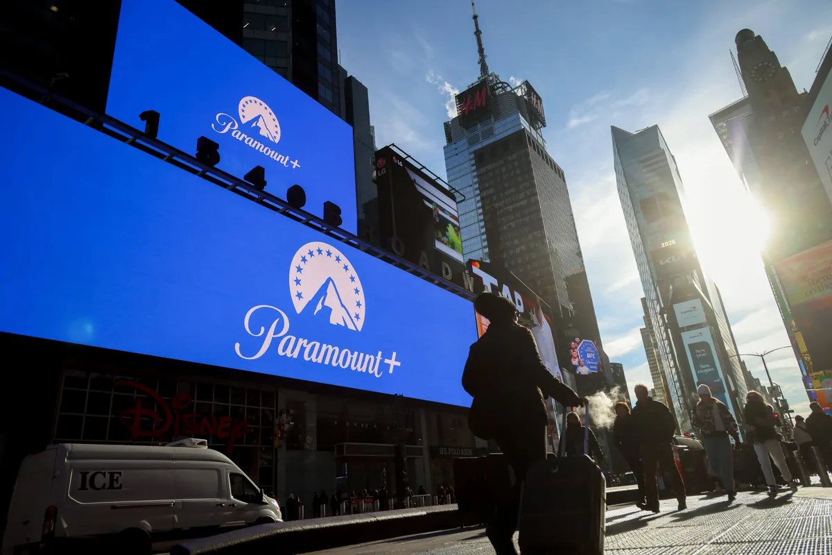 Asesinan al vicepresidente de Bank of America, cerca de Times Square: ‘Mujer lo apuñaló en el abdomen’