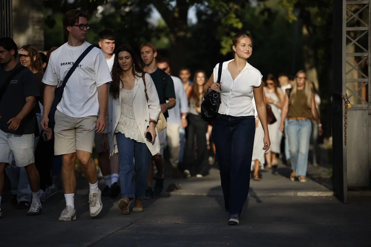 La Princesa Leonor se estrena en la universidad entre la expectación de sus compañeros: "Yo creo que la tengo en clase y no me centro"