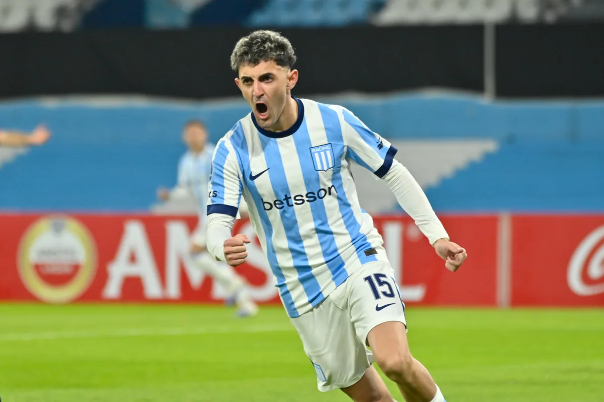 Santos negocia troca de Adonis Frías por Martirena, do Racing, e corre para derrubar transfer ban