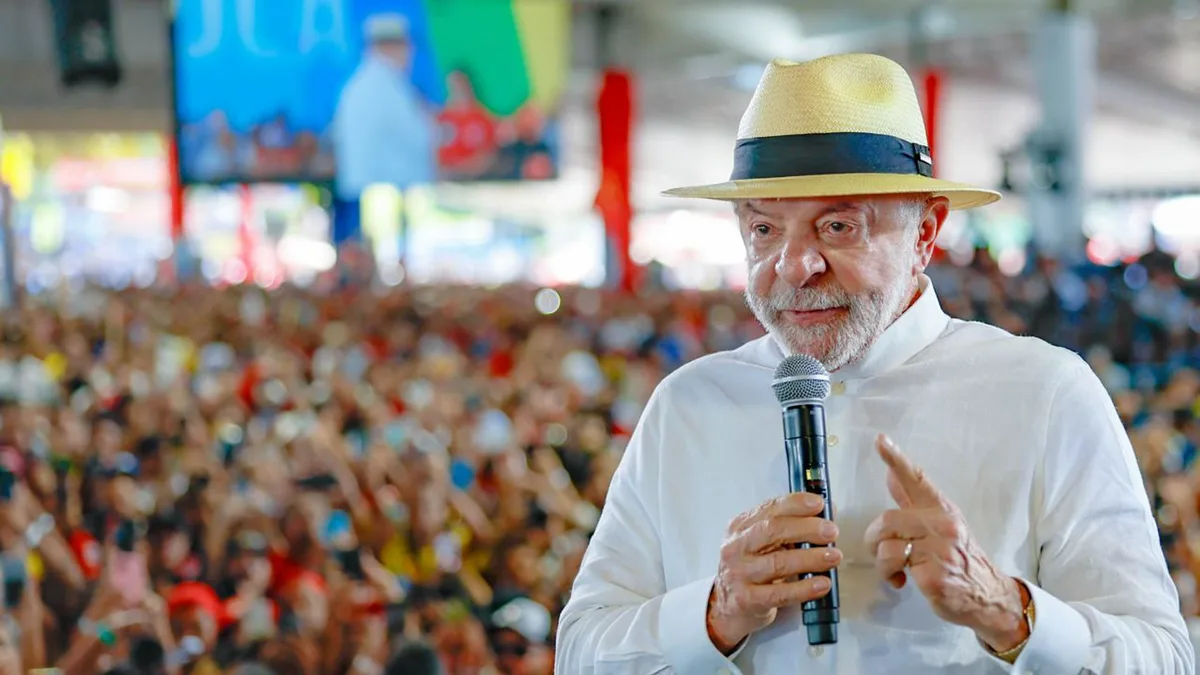 Lula diz que aprovação do fim da taxa das blusinhas no Congresso é 'questão de justiça'