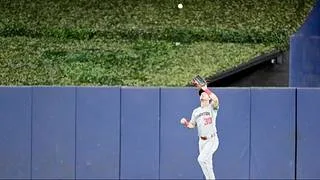 MLB: ¡A lo Spider-Man! Jacob Young protagoniza una jugada candidata a la mejor del año