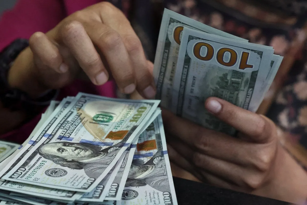 Dólar à vista fecha em queda de 0,41%, a R$5,1998 na venda