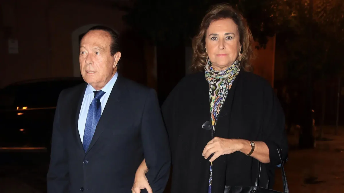 Curro Romero recibe el alta hospitalaria, recuperado de una neumonía