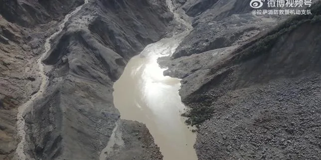 EN DIRECT, inondations au Népal et au Tibet : le Népal salue l’aide financière étrangère, mais assure n’avoir pas besoin de renforts pour les secours
