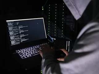 « On tourne en rond » : une cyberattaque contre l’Éducation nationale perturbe la rentrée des chefs d’établissements