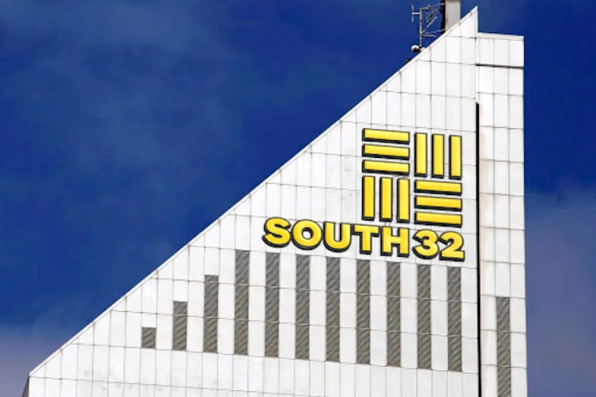 South32 shareholders approve sale of aluminium assets to Alcoa