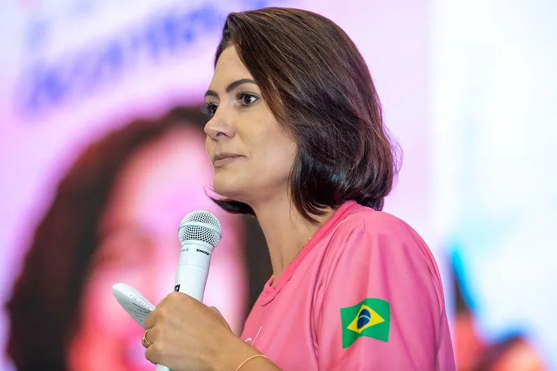 Michelle Bolsonaro lidera para o Senado no DF, diz Quaest