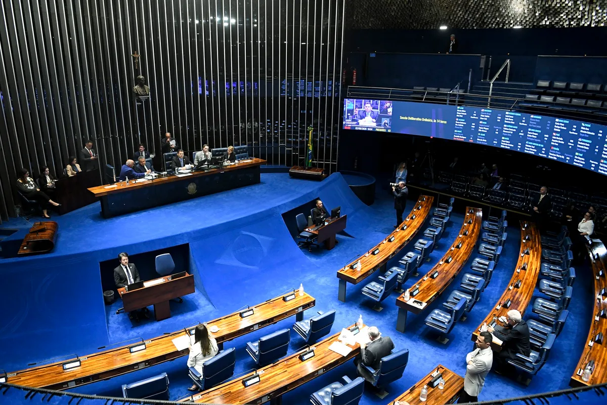 Quaest para o Senado no RJ: Benedita, 10%; Carlos Jordy, 7%; Marcelo Crivella, 6%; Monica Benicio, 5%; Carlos Portinho, 5%; Pedro Paulo, 3%; ; Waguinho, 2%