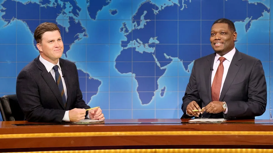 'SNL' cast member Michael Che shrugs off Shane Gillis' monologue joke saying, 'that's comedy'