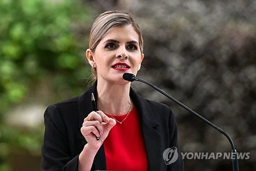 매달 약 1천300만원…코스타리카, 전직 대통령 연금 폐지 추진
