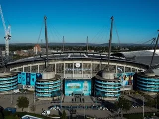 Reconnu coupable de « graves » infractions financières, Manchester City aurait tenté de négocier avec la Premier League