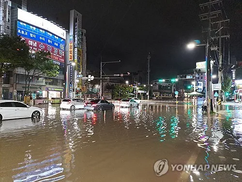 월요일 전국에 돌풍·천둥 동반 강한 비…충남서해안 250㎜ 이상