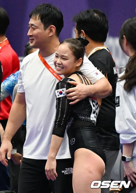 ‘레전드 아버지 앞에서 당당히 금메달’ 여서정, 8년 만에 AG金 획득…라이벌 북한 안창옥 크게 넘어지는 행운까지 [아시안게임]
