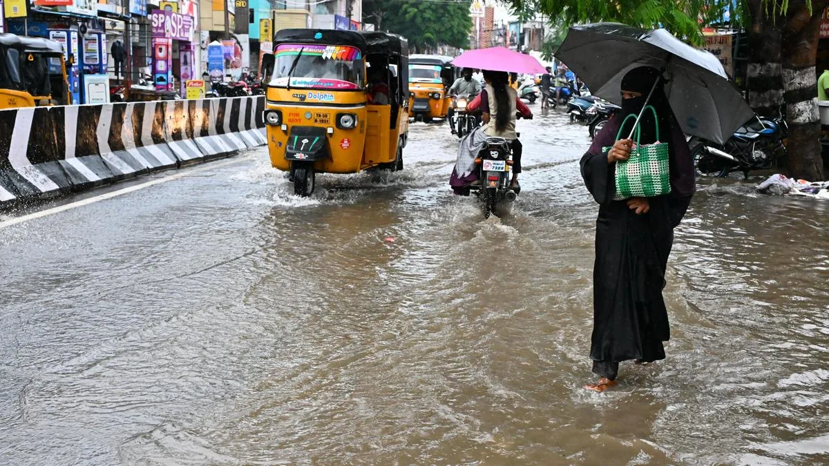 Heavy rain lashes Salem, Krishnagiri, and Dharmapuri districts