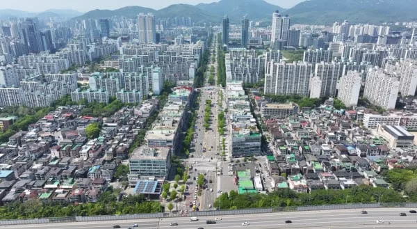 국평도 아닌데 16억…'월판선' 호재 타고 비상, 안양 비산동 신축 아파트