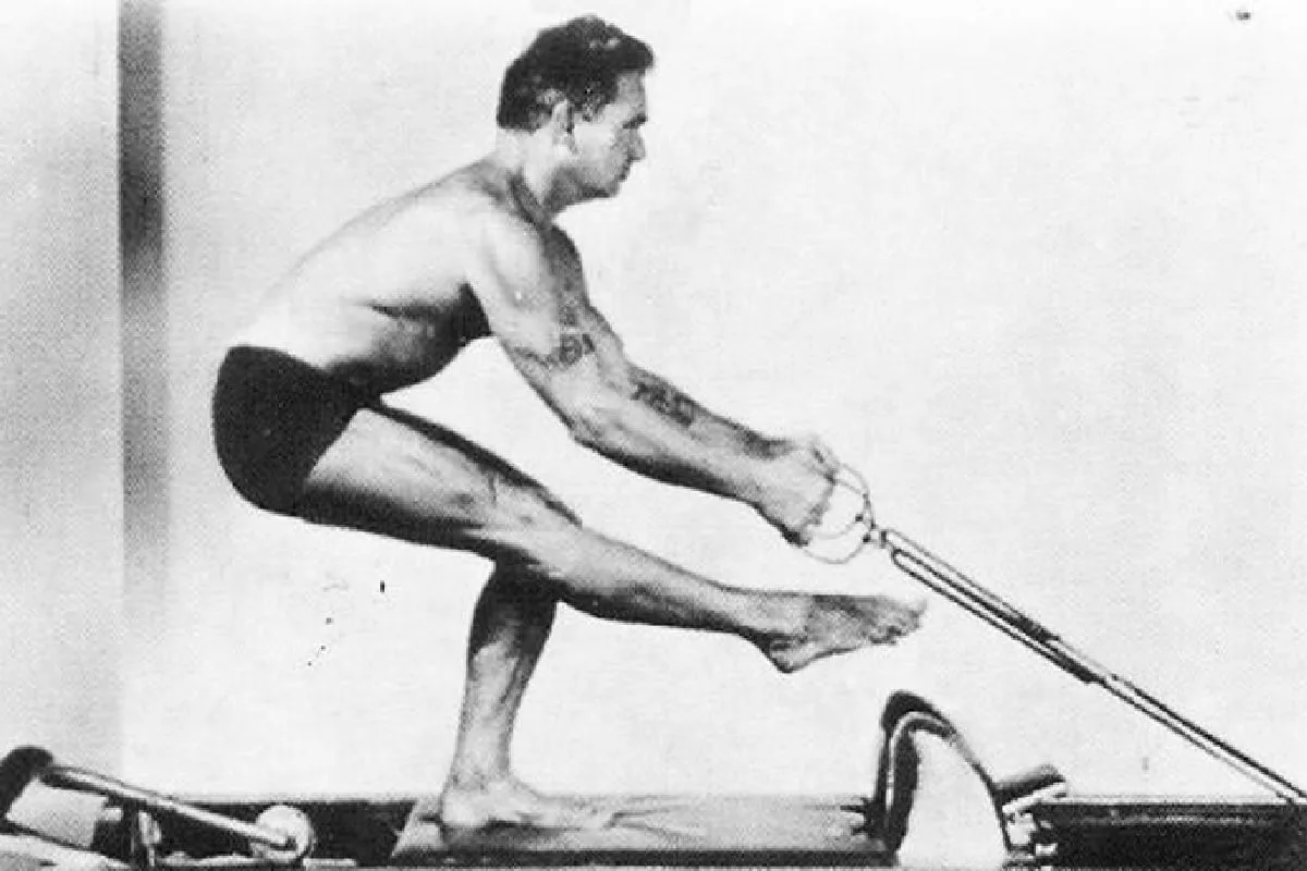 Joseph Pilates, creador del método de entrenamiento: “La respiración es la primera acción que realizamos en la vida, y la última; una respiración vaga e incompleta te acerca a la enfermedad”