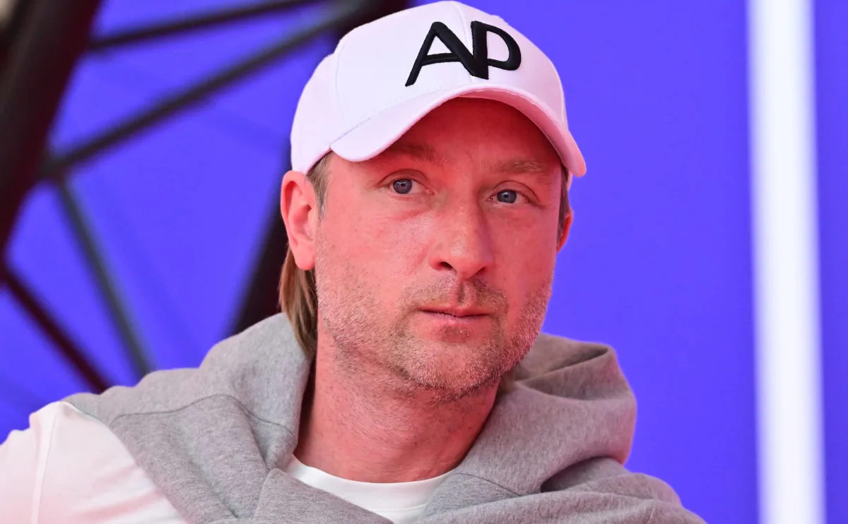 Евгений Плющенко попал в больницу в Анкаре после укуса осы