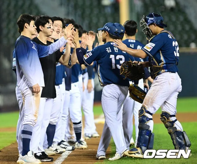 [사진]13-3 대승 거두며 연패 탈출한 NC