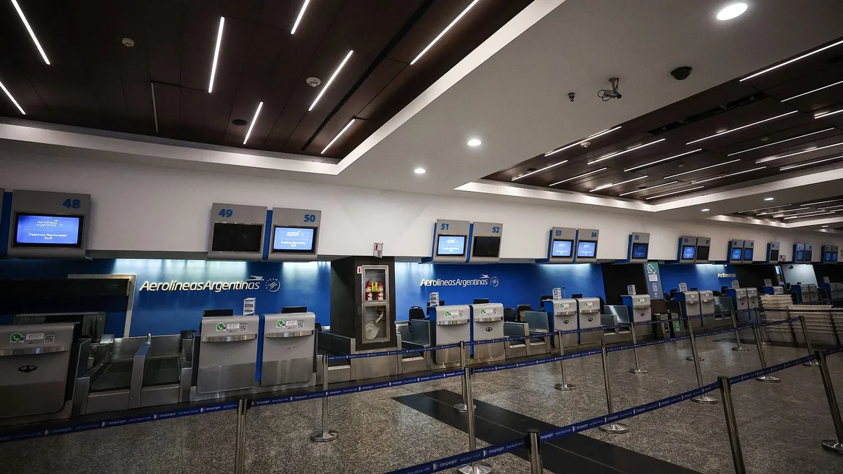 Hoy comenzará el paro en los aeropuertos de todo el país: cuáles son las franjas horarias que estarán afectadas