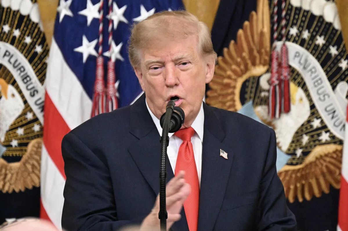 Trump culpa imigrantes por protestos na França: ‘Fechem suas fronteiras’