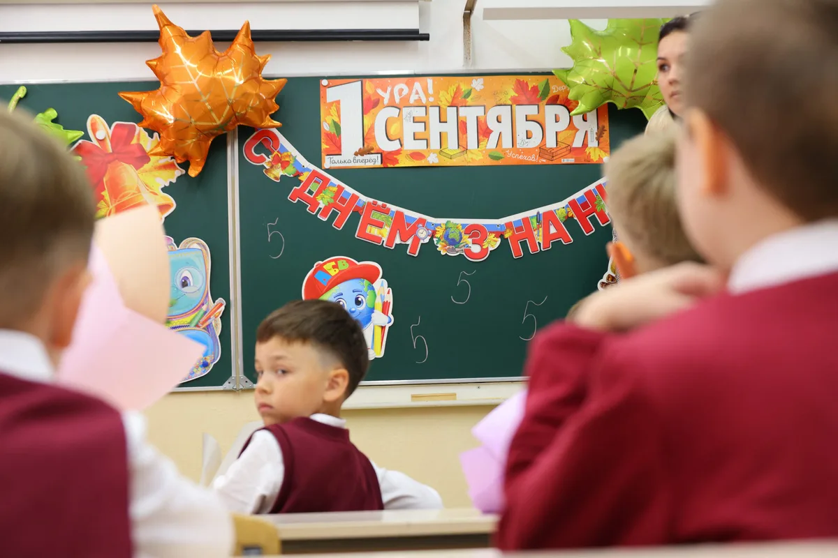 De l'école au champ de bataille : comment la Russie prépare sa jeunesse à la guerre
