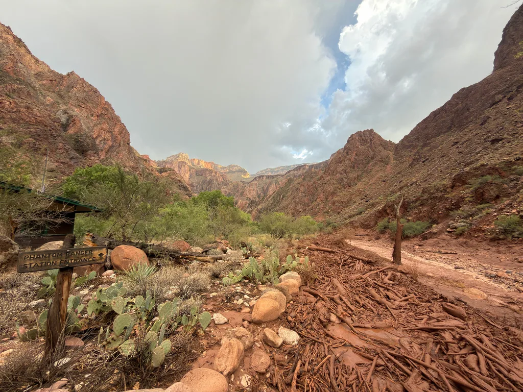 1 Dead and 15 Missing After Flash Flooding at the Grand Canyon