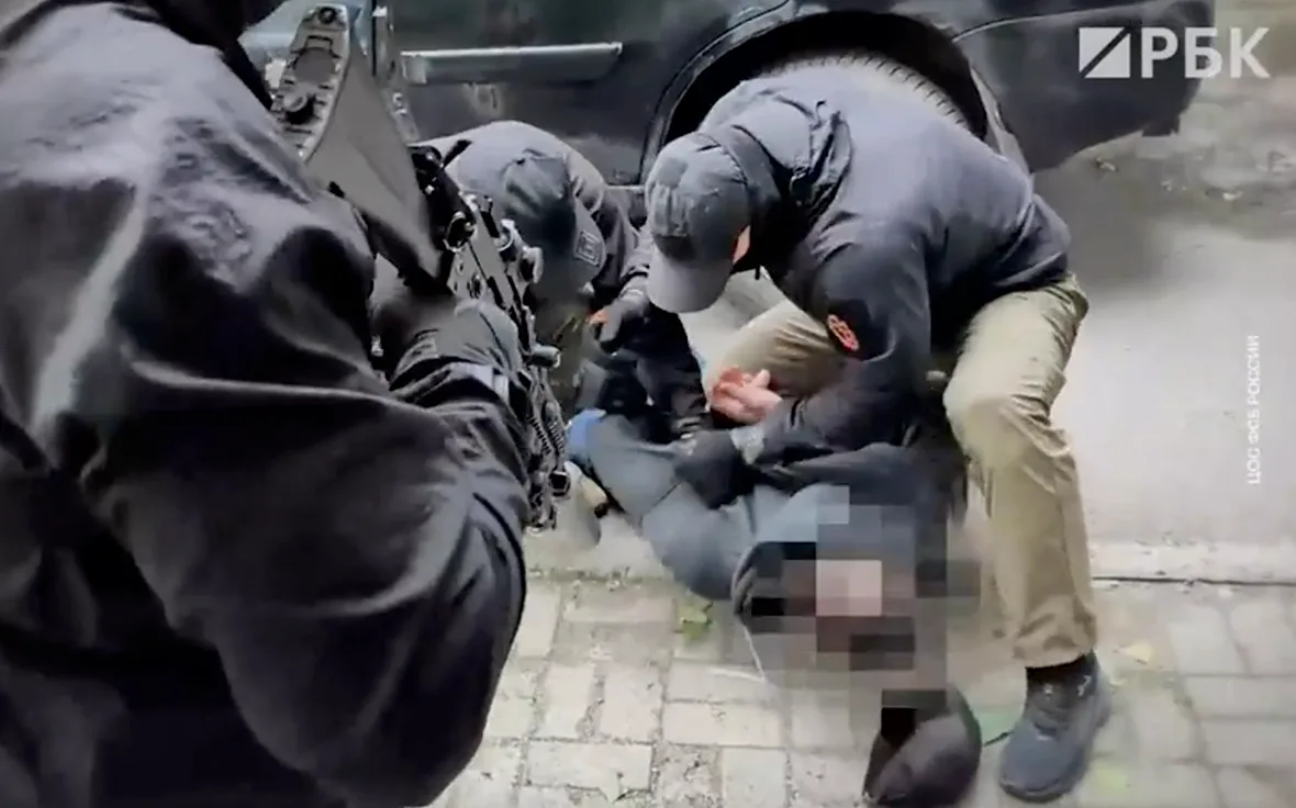 ФСБ показала видео задержания подозреваемого в подготовке теракта