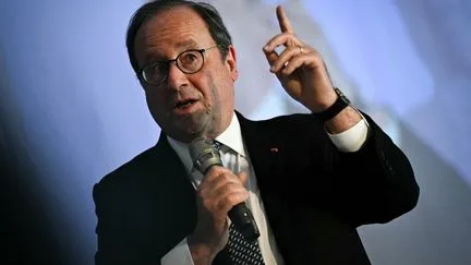 "Pas candidat à ce stade", François Hollande assure ne pas vouloir "entraver qui que ce soit" pour l'élection présidentielle 2027