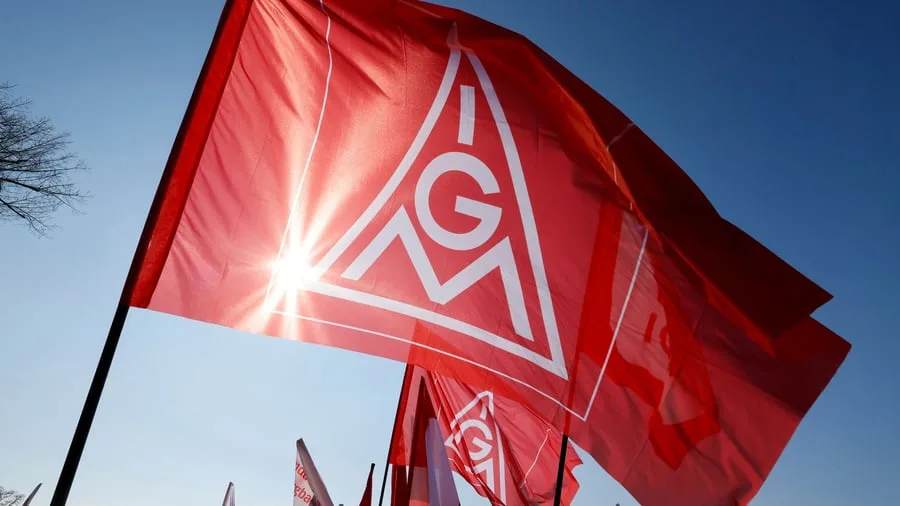 Arbeitgeber verlangen Reform: IG Metall: Rechte von Betriebsräten nicht schleifen