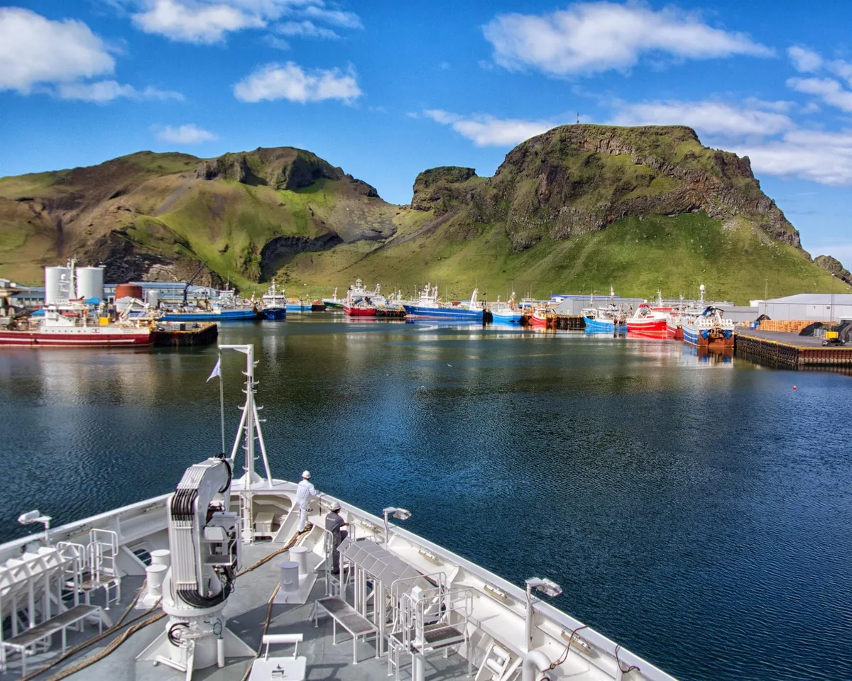 Islandia decide este sábado si reanuda el proceso de adhesión a la UE con una ligera ventaja del 'sí'