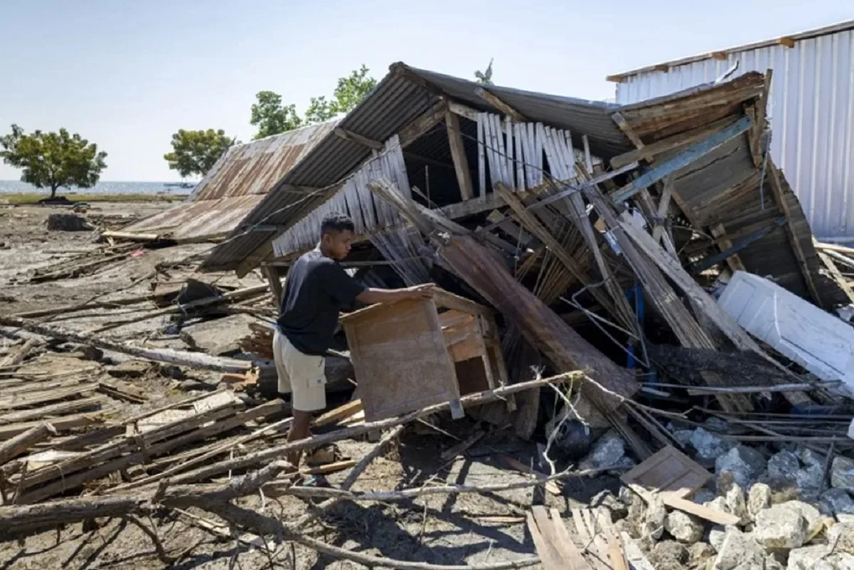 Asciende a 70 la cifra de muertos y a 22.000 los evacuados por el terremoto en Indonesia