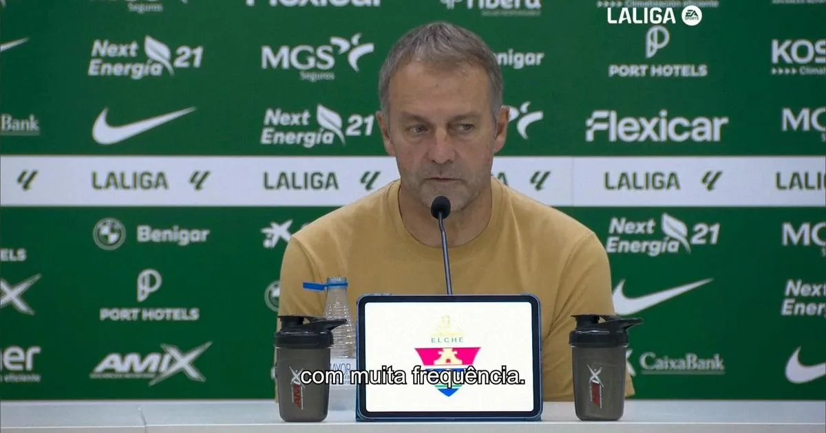 Hansi Flick: «Novo avançado para o Barcelona? Eu e o Deco costumamos falar...»