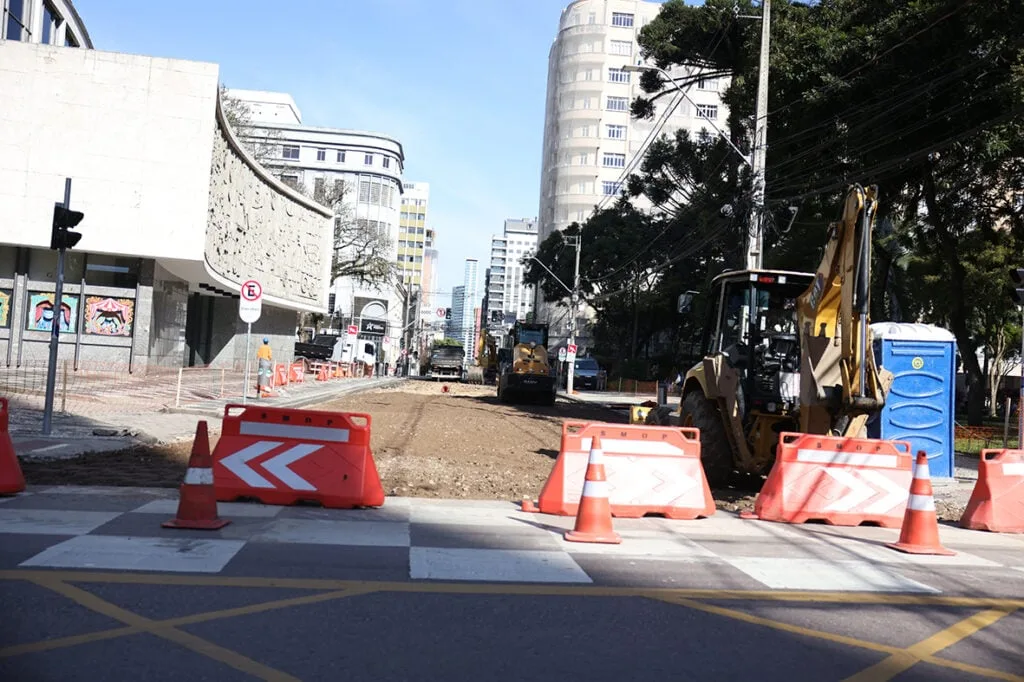 Curitiba inicia implantação de dois novos calçadões