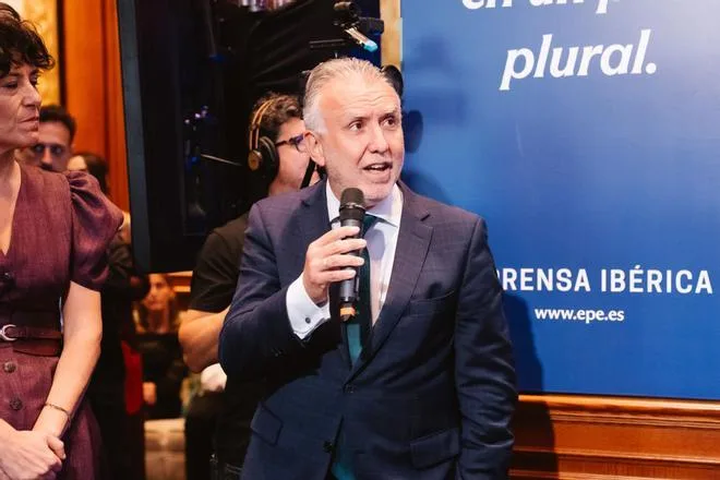 Ángel Víctor Torres reivindica el autogobierno y una respuesta compartida a la vivienda y la inmigración