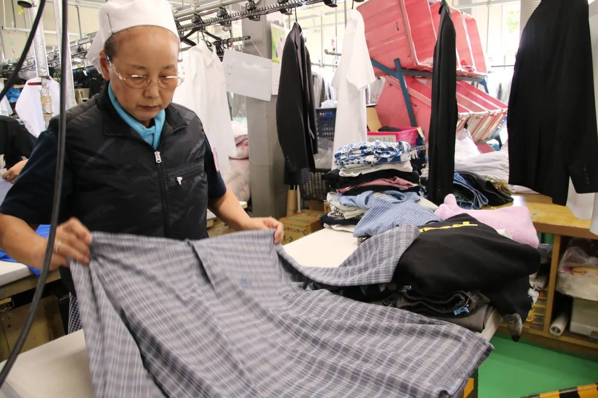 Laundry businesses in quake-hit Kumamoto wash evacuees’ clothes for free