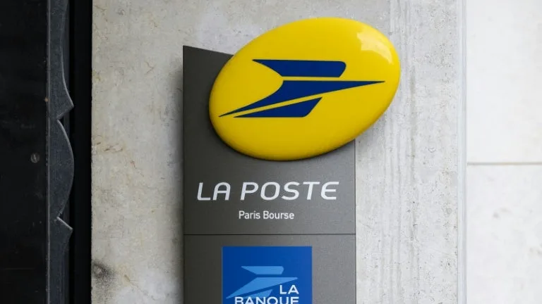 Achats de timbres impossibles, envois de colis et de courrier retardés: La Poste victime d'un problème technique majeur