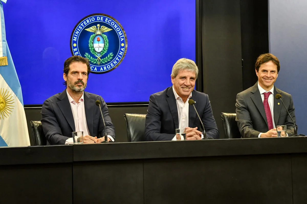 Nuevos créditos hipotecarios: qué dijeron los bancos y el sector de la construcción sobre el anuncio de Caputo